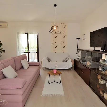 Sandy Bay Apartment