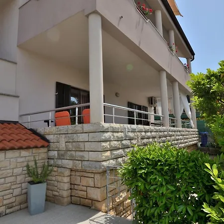 Apartment Sandy Bay