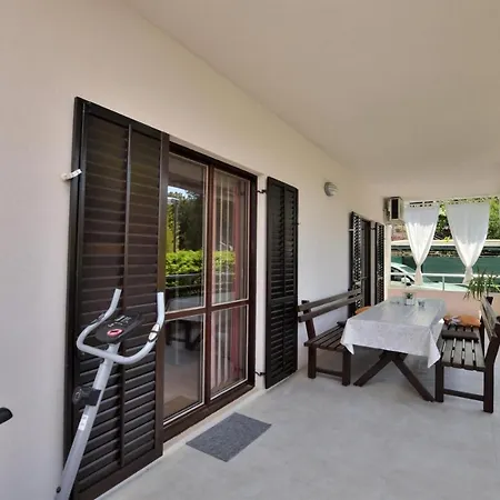 Sandy Bay Apartment