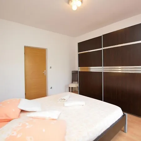 Apartment Sandy Bay